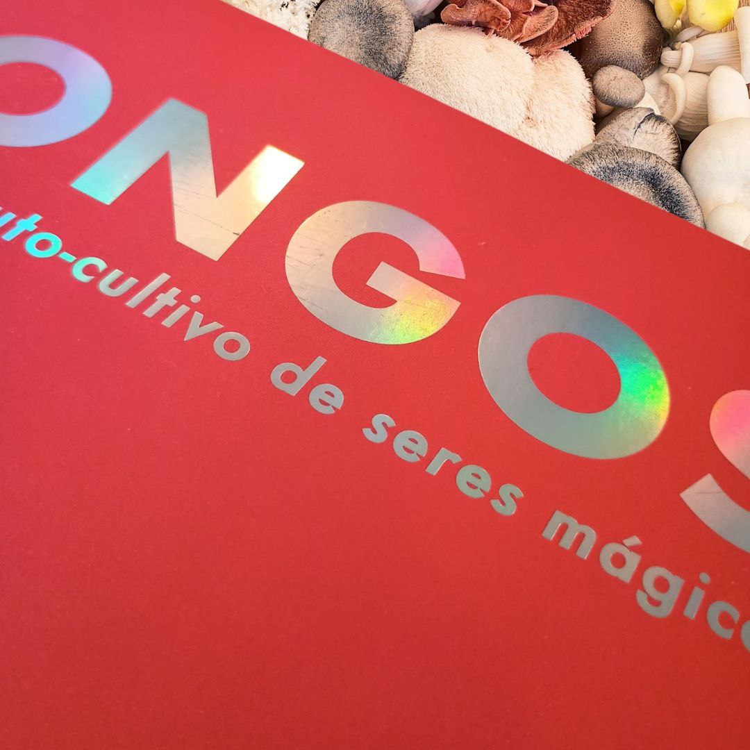 Libro "Manual de autocultivo de seres magicos"