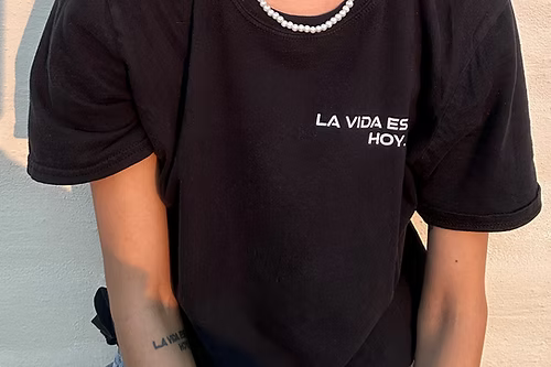 T-shirt: Life is today